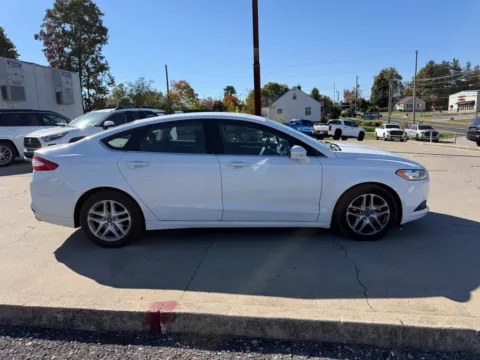 More photos of 2015 Ford Fusion SE at Glenn Chrysler Dodge Jeep Ram, KY
