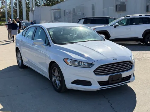 More photos of 2015 Ford Fusion SE at Glenn Chrysler Dodge Jeep Ram, KY