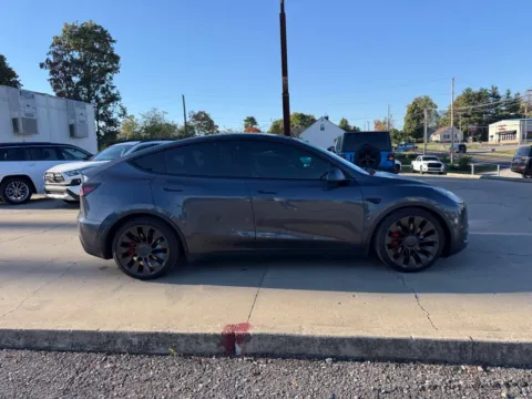 More photos of 2022 Tesla Model Y Long Range at Glenn Chrysler Dodge Jeep Ram, KY
