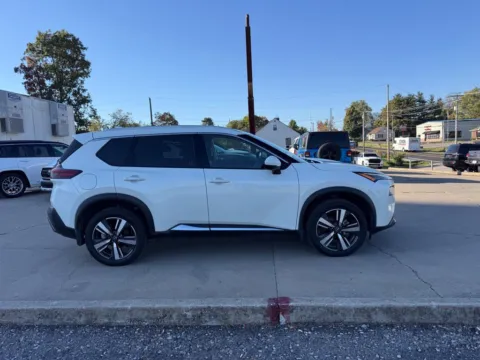 More photos of 2023 Nissan Rogue SL at Glenn Chrysler Dodge Jeep Ram, KY