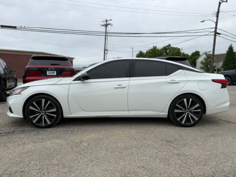 More photos of 2022 Nissan Altima 2.5 SR at Glenn Chevrolet, KY