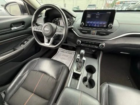 Another view of 2022 Nissan Altima 2.5 SR for sale in Eminence, KY at Glenn Chevrolet