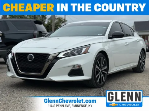 White 2022 Nissan Altima 2.5 SR for sale in Eminence, KY
