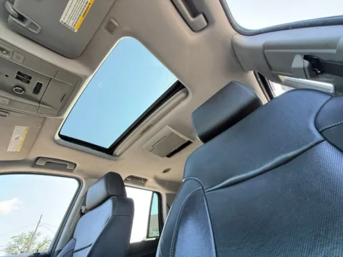 More photos of 2015 GMC Yukon SLT at Glenn Chevrolet, KY