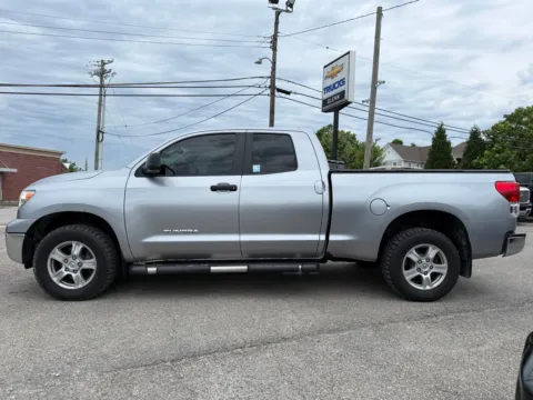 More photos of 2012 Toyota Tundra Grade at Glenn Chevrolet, KY