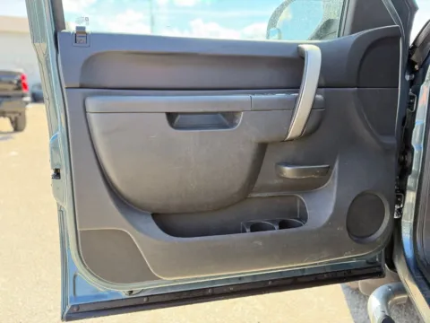 More photos of 2011 Chevrolet Silverado 1500 LT at Glenn Chevrolet, KY