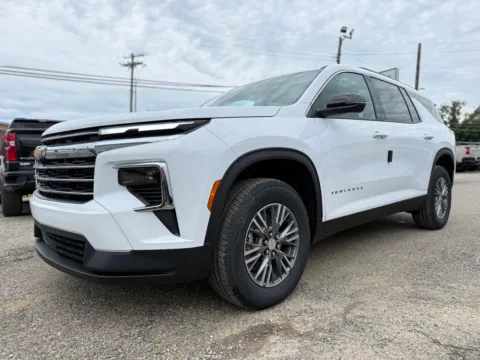 Photos of 2026 Chevrolet Traverse LT for sale in Eminence, KY at Glenn Chevrolet