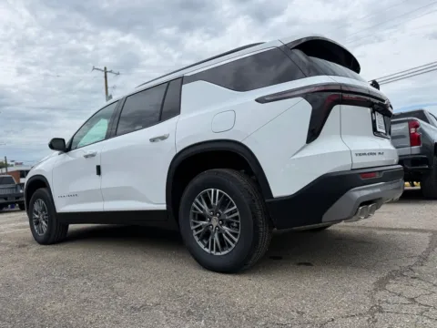 More photos of 2026 Chevrolet Traverse LT at Glenn Chevrolet, KY