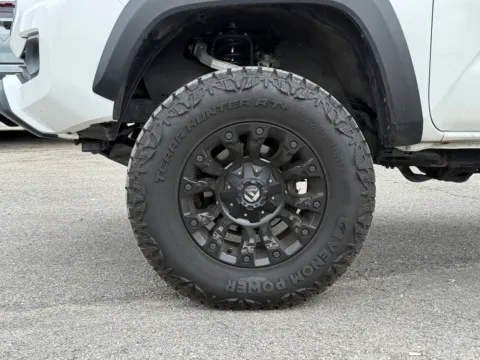 More photos of 2022 Toyota Tacoma TRD Off-Road at Glenn Chevrolet, KY