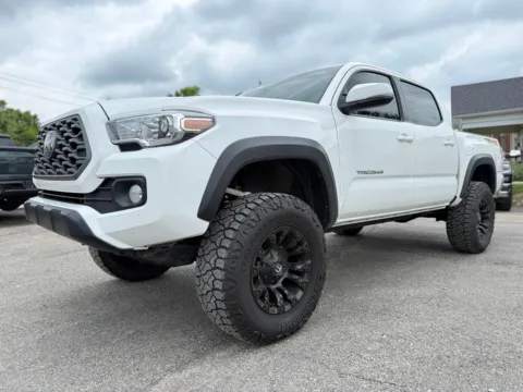 Photos of 2022 Toyota Tacoma TRD Off-Road for sale in Eminence, KY at Glenn Chevrolet