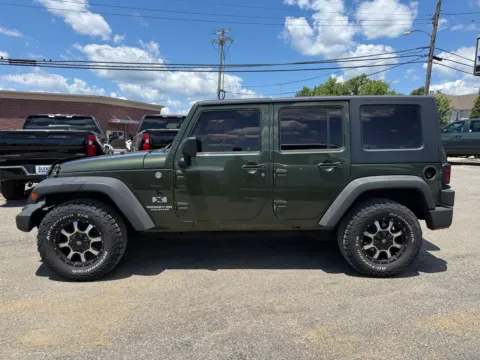 Another view of 2009 Jeep Wrangler Unlimited X for sale in Eminence, KY at Glenn Chevrolet