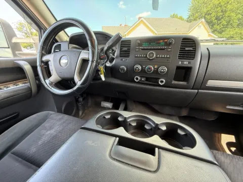Another view of 2009 Chevrolet Silverado 2500HD LT for sale in Eminence, KY at Glenn Chevrolet