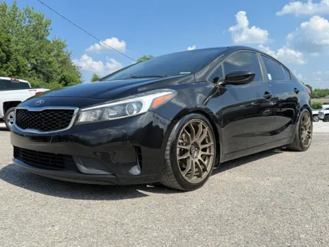 Photos of 2018 Kia Forte LX for sale in Eminence, KY at Glenn Chevrolet