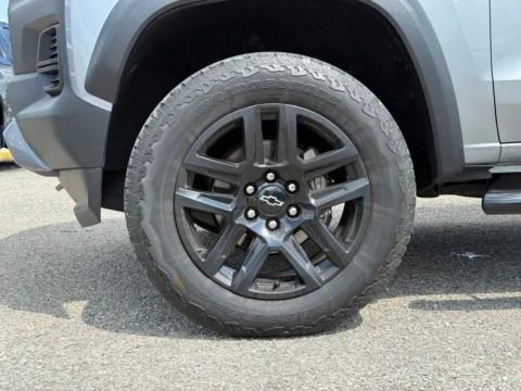 More photos of 2023 Chevrolet Colorado Trail Boss at Glenn Chevrolet, KY