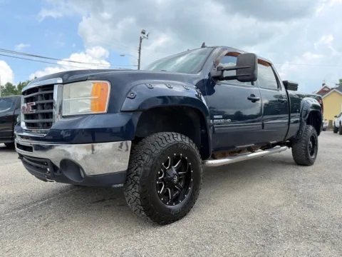 Photos of 2008 GMC Sierra 2500HD SLT for sale in Eminence, KY at Glenn Chevrolet