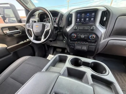 Another view of 2020 Chevrolet Silverado 1500 LT for sale in Eminence, KY at Glenn Chevrolet