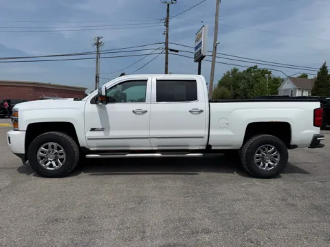 More photos of 2016 Chevrolet Silverado 3500HD LTZ at Glenn Chevrolet, KY