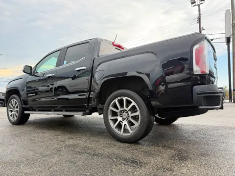 More photos of 2020 GMC Canyon Denali at Glenn Chevrolet, KY