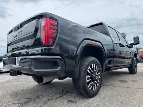 More photos of 2024 GMC Sierra 2500 HD Denali Ultimate at Glenn Chevrolet, KY