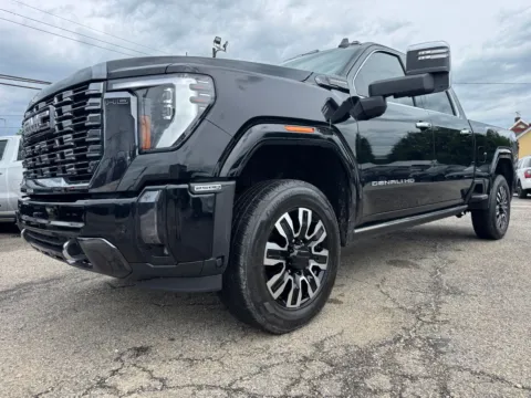 Photos of 2024 GMC Sierra 2500 HD Denali Ultimate for sale in Eminence, KY at Glenn Chevrolet