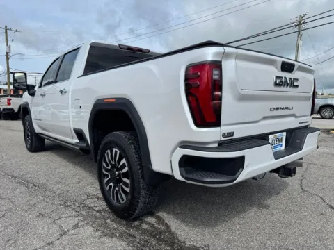 More photos of 2024 GMC Sierra 2500 HD Denali Ultimate at Glenn Chevrolet, KY