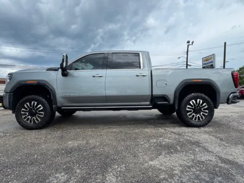Another view of 2024 GMC Sierra 2500 HD Denali Ultimate for sale in Eminence, KY at Glenn Chevrolet