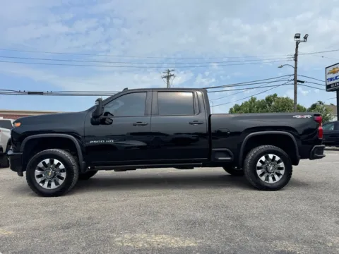 Another view of 2022 Chevrolet Silverado 2500 HD Custom for sale in Eminence, KY at Glenn Chevrolet