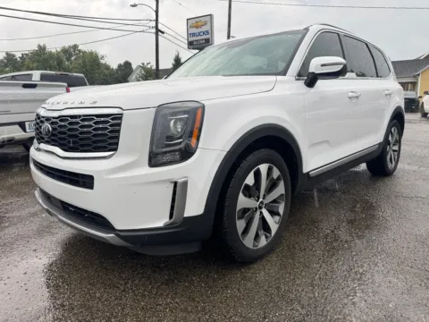 Photos of 2021 Kia Telluride S for sale in Eminence, KY at Glenn Chevrolet