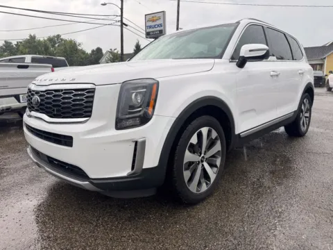 Photos of 2021 Kia Telluride S for sale in Eminence, KY at Glenn Chevrolet