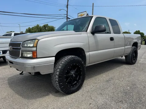 Photos of 2006 Chevrolet Silverado 1500 LT for sale in Eminence, KY at Glenn Chevrolet