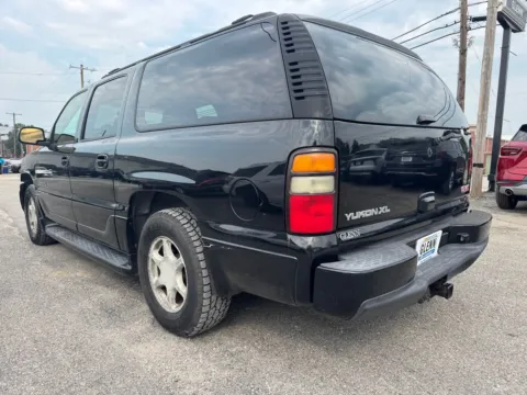 More photos of 2006 GMC Yukon XL Denali at Glenn Chevrolet, KY