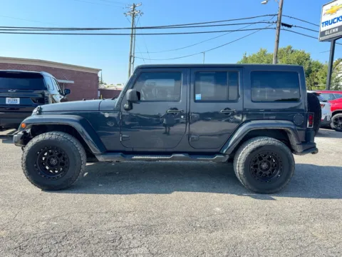 More photos of 2017 Jeep Wrangler Unlimited Sahara at Glenn Chevrolet, KY