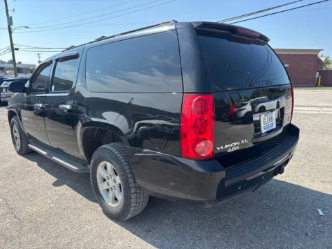 Another view of 2013 GMC Yukon XL SLT 1500 for sale in Eminence, KY at Glenn Chevrolet