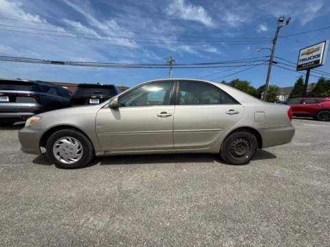 Another view of 2004 Toyota Camry LE for sale in Eminence, KY at Glenn Chevrolet