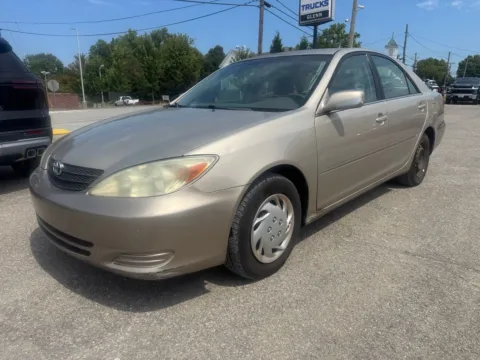 Photos of 2004 Toyota Camry LE for sale in Eminence, KY at Glenn Chevrolet