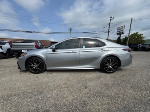 Another view of 2022 Toyota Camry SE for sale in Eminence, KY at Glenn Chevrolet
