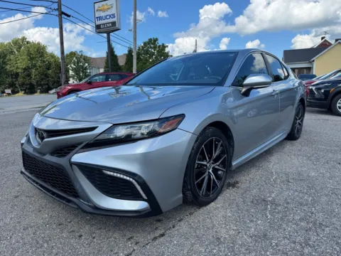 Photos of 2022 Toyota Camry SE for sale in Eminence, KY at Glenn Chevrolet