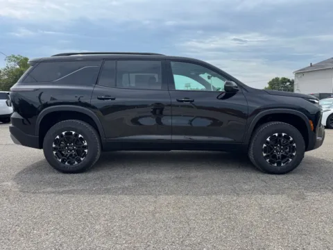 More photos of 2027 Chevrolet Traverse Z71 at Glenn Chevrolet, KY