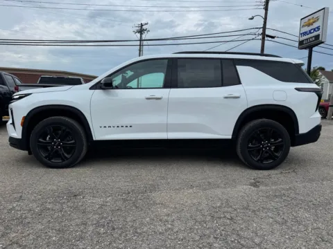 Another view of 2027 Chevrolet Traverse LT for sale in Eminence, KY at Glenn Chevrolet