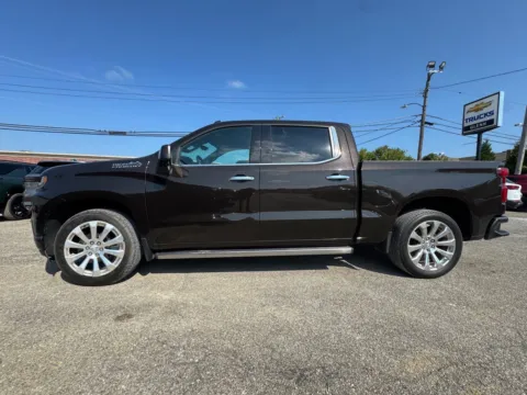 Another view of 2019 Chevrolet Silverado 1500 High Country for sale in Eminence, KY at Glenn Chevrolet