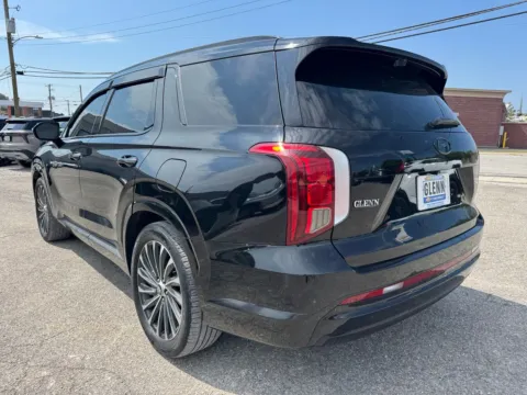 Photos of 2023 Hyundai Palisade Calligraphy for sale in Eminence, KY at Glenn Chevrolet