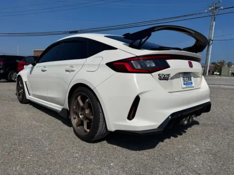 More photos of 2023 Honda Civic Type R at Glenn Chevrolet, KY