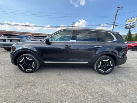 Another view of 2025 Kia Telluride S for sale in Eminence, KY at Glenn Chevrolet