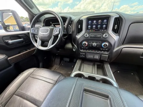 More photos of 2021 GMC Sierra 2500 HD Denali at Glenn Chevrolet, KY