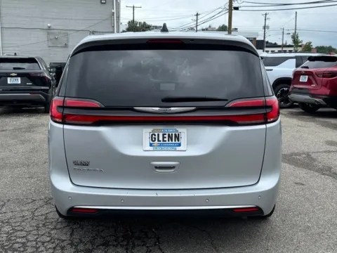 More photos of 2023 Chrysler Pacifica Touring L at Glenn Chevrolet, KY