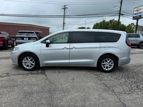 Another view of 2023 Chrysler Pacifica Touring L for sale in Eminence, KY at Glenn Chevrolet