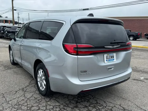 More photos of 2023 Chrysler Pacifica Touring L at Glenn Chevrolet, KY