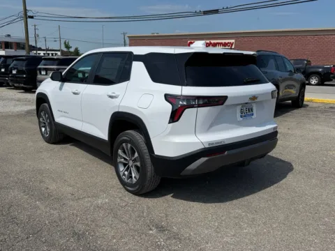More photos of 2027 Chevrolet Equinox LT at Glenn Chevrolet, KY