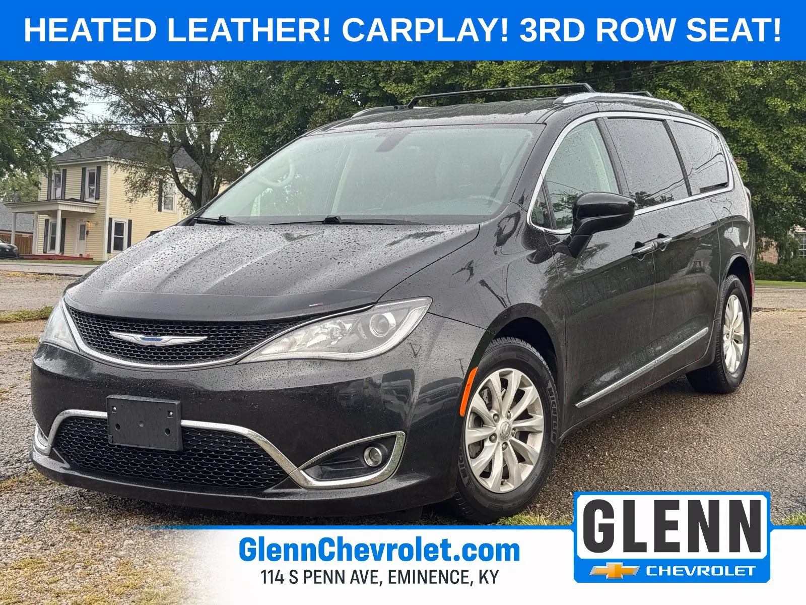 Black 2018 Chrysler Pacifica Touring L for sale in Eminence, KY