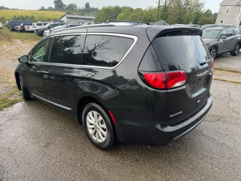 More photos of 2018 Chrysler Pacifica Touring L at Glenn Chevrolet, KY